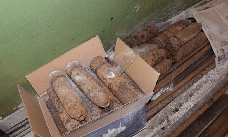 В гаражі у Корабельному районі чоловік намагався "болгаркою" розпиляти снаряди: йому відірвало руку і ногу | Корабелов.ИНФО