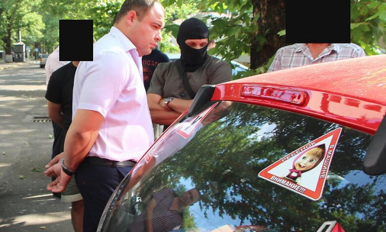 Суд подовжив обмеження для екс-керівника Жовтневої податкової, підозрюваного у хабарництві | Корабелов.ИНФО