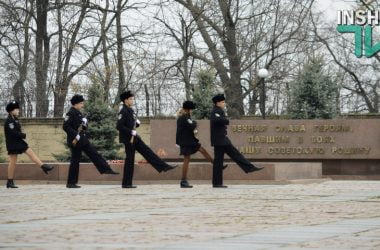 Слезы гордости, крики, потасовки и уроки истории – как в Николаеве отметили 72-ю годовщину освобождения (Видео) | Корабелов.ИНФО image 1