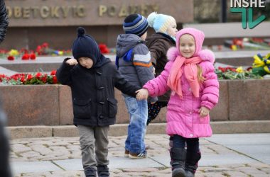 Слезы гордости, крики, потасовки и уроки истории – как в Николаеве отметили 72-ю годовщину освобождения (Видео) | Корабелов.ИНФО image 3