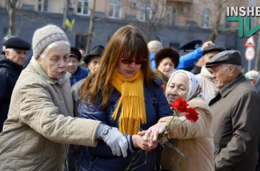 Слезы гордости, крики, потасовки и уроки истории – как в Николаеве отметили 72-ю годовщину освобождения (Видео) | Корабелов.ИНФО image 9