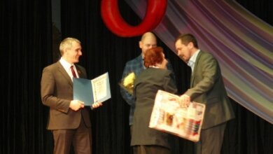 «...Але найбільше диво – жінка! Її підносим до небес…» Кого з представниць Корабельного нагородили можновладці | Корабелов.ИНФО image 1