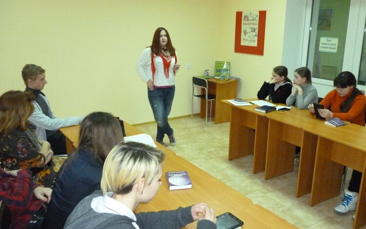 «Ну що б, здавалося, слова». У Корабельному районі відбулася зустріч з місцевими молодими поетами-аматорами | Корабелов.ИНФО image 5