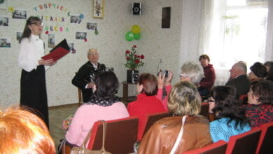 Аншлаг: майстер гри на баяні Віталій Матвєєв дав концерт у відділенні соціально-побутової адаптації Корабельного району | Корабелов.ИНФО image 1