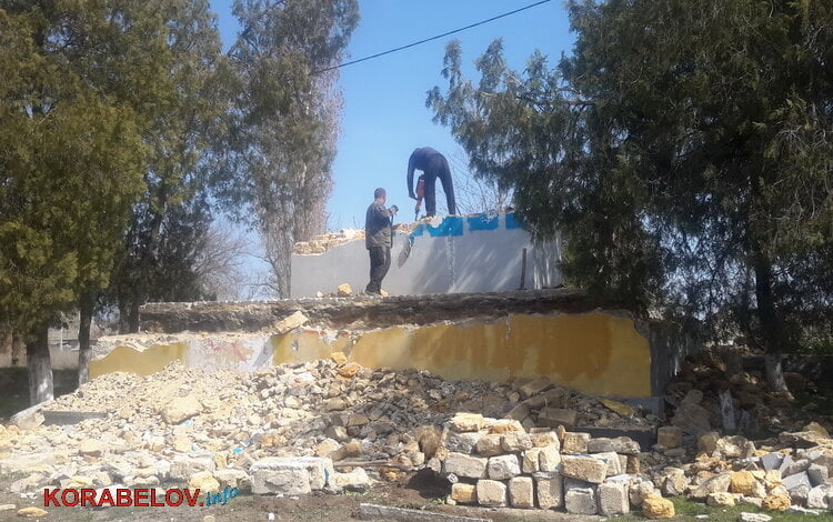 "Наша фантазия безмерна". На месте бывшего памятника Ленину в Корабельном воздвигнут новый Храм Святого Духа | Корабелов.ИНФО image 2