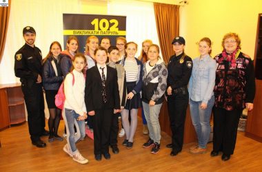В Управлении патрульной полиции Николаева нашли индивидуальные слова для юных журналистов из Корабельного района | Корабелов.ИНФО image 2