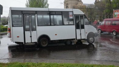 В Николаеве у 91-ой "маршрутки" с пассажирами на ходу отвалилось колесо | Корабелов.ИНФО image 1