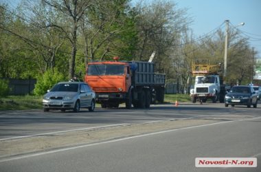 На выезде из Широкой балки прицеп КамАЗа снес опору электроосвещения | Корабелов.ИНФО image 8
