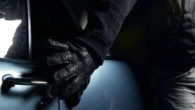 От действий воров пострадали несколько жителей Корабельного района, оставившие свои автомобили во дворах "многоэтажек" | Корабелов.ИНФО