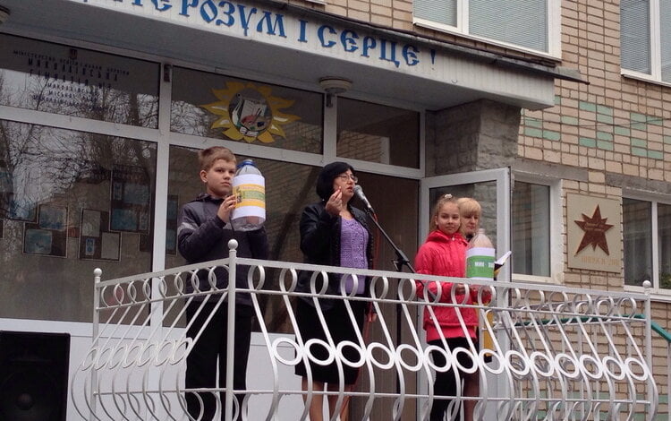 Проект «Батарейка на утиль» об’єднав  гімназистів кількох поколінь | Корабелов.ИНФО image 1