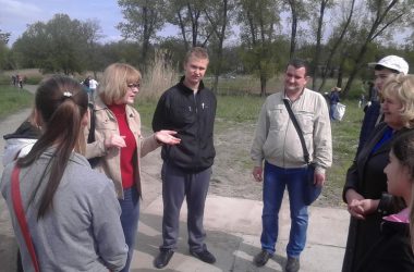 Школярі продовжили очищення парку "Богоявленськ" 29 квітня | Корабелов.ИНФО image 2
