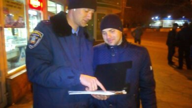 Відпрацювання: поліцейські у Корабельному вилучили купу зброї, припинили сімейні сварки, затримали правопорушників... | Корабелов.ИНФО image 1