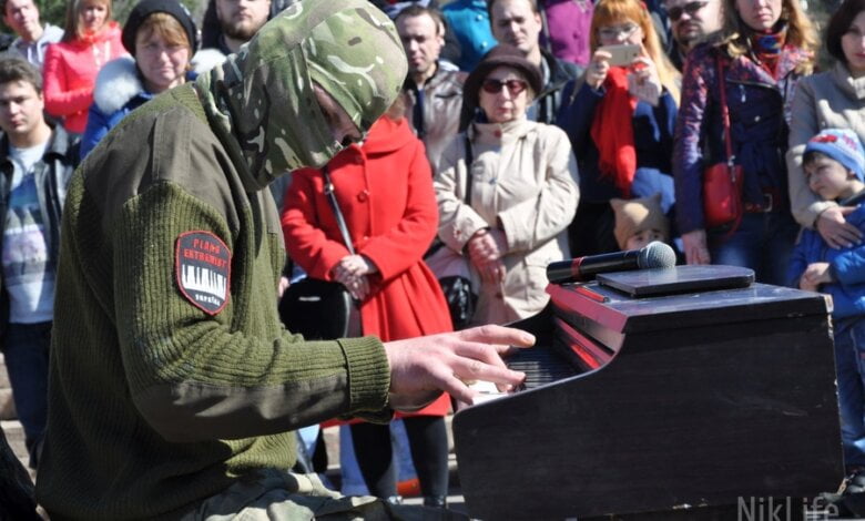 "У каждого свое оружие": пианист-экстремист вывел николаевцев на площадь | Корабелов.ИНФО