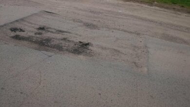 «Хороший асфальт на дороге не валяется», - горожане пожаловались на «ремонт» дороги в Широкой Балке | Корабелов.ИНФО