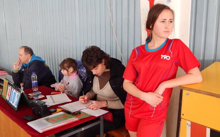 "Рвать и метать". В Корабельном районе Николаева прошел Всеукраинский турнир по гандболу среди девушек (ВИДЕО) | Корабелов.ИНФО image 1