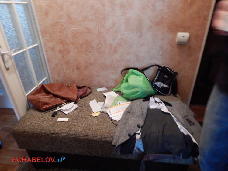 Череда квартирных краж: в Корабельном ограбили сначала бывшего милиционера, а потом – участника АТО (Видео) | Корабелов.ИНФО image 3