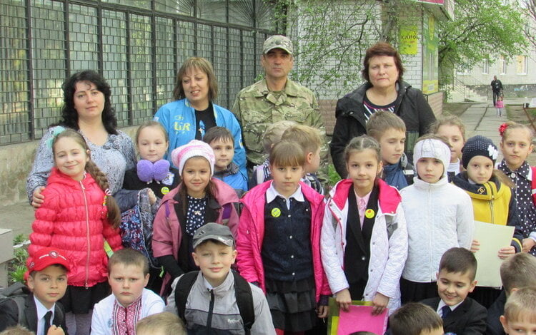 Діти Корабельного району передали захисникам  в АТО "Великодній кошик" (Відео) | Корабелов.ИНФО image 1