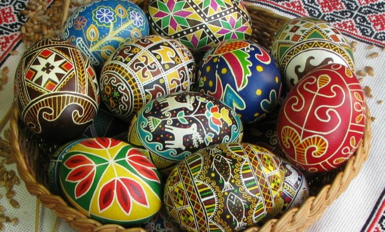 Завітайте на безкоштовний майстер-клас з розпису писанки в бібліотеку  №18 в Корабельному районі! | Корабелов.ИНФО