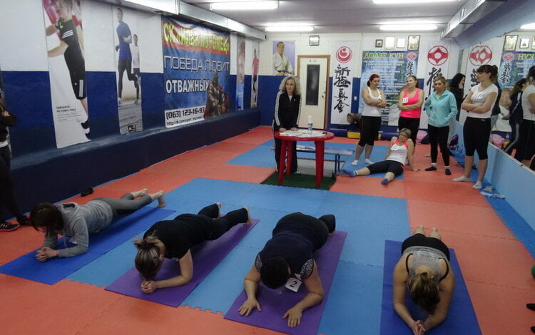 Девушки из СК "Илья Муромец" проверяли  себя на скорость, выносливость, силу и волю к победе | Корабелов.ИНФО image 6