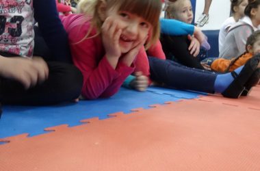 Девушки из СК "Илья Муромец" проверяли  себя на скорость, выносливость, силу и волю к победе | Корабелов.ИНФО image 2