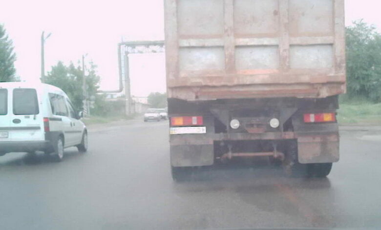 "На скорости по встречке". Николаевец зафиксировал нарушение ПДД на железнодорожном переезде (ВИДЕО) | Корабелов.ИНФО