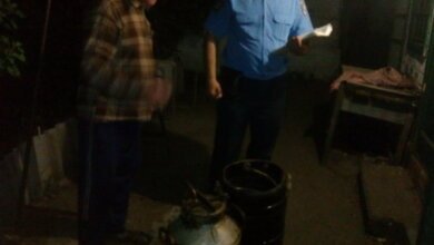 Сусід поскаржився, і поліцейські Корабельного району покарали пенсіонера-самогоновара | Корабелов.ИНФО image 1