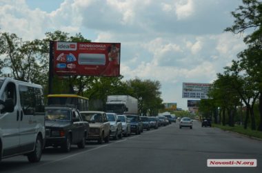 "Упал на крышу и вернулся в исходное положение". Из-за ямы на Широкобальском мосту у ВАЗа отвалилось колесо (ВИДЕО) | Корабелов.ИНФО image 7