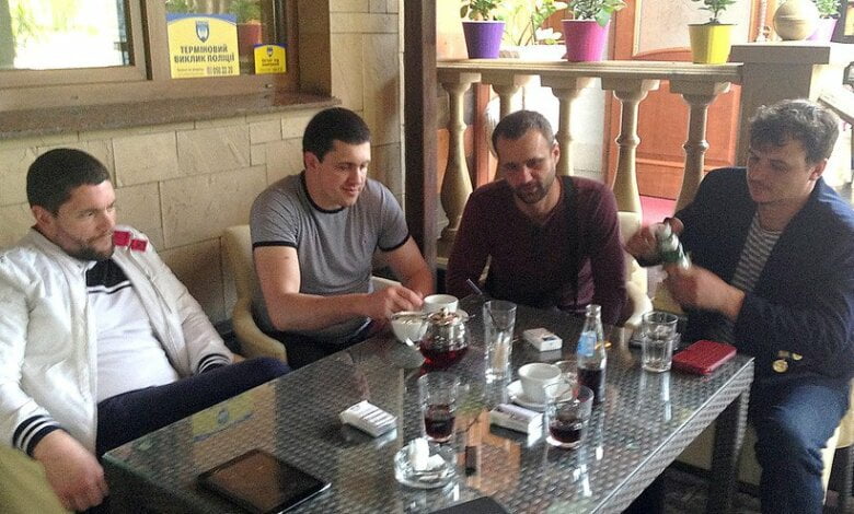 «Конфликт исчерпан», - извинившись, херсонцы, напавшие на журналиста из Корабельного района, договорились с ним | Корабелов.ИНФО image 1