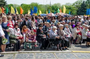 Народный депутат Артем Ильюк поздравил ветеранов с наступающим праздником Великой Победы | Корабелов.ИНФО image 8
