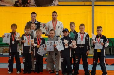 Встретились в честных поединках, почтив память Ильи Волкова. Каратисты из Корабельного вернулись домой с победами | Корабелов.ИНФО image 7