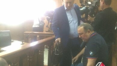 Пойманнный на взятке и сбежавший из больницы Романчук появился в суде | Корабелов.ИНФО image 1