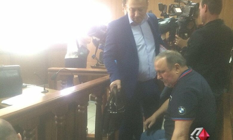 Пойманнный на взятке и сбежавший из больницы Романчук появился в суде | Корабелов.ИНФО image 1