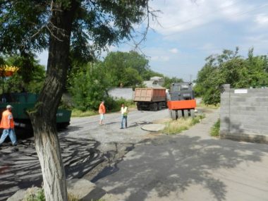 По улице Антонюка (бывшей ул. Жукова) укладывают асфальт | Корабелов.ИНФО image 3