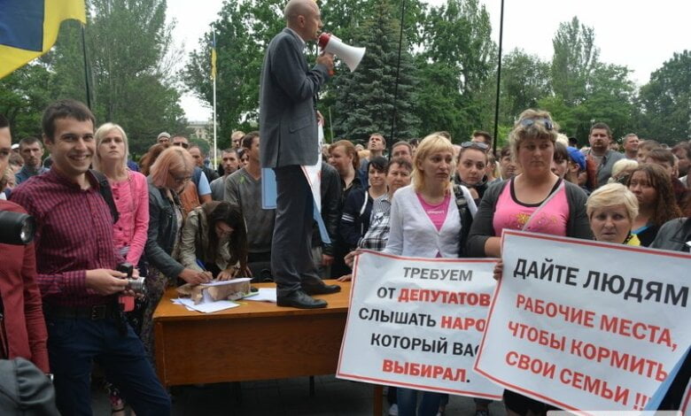 Мэр уступил митингующим: в Николаеве «будки» сносить не будут, пока не создадут схему их размещения (Видео) | Корабелов.ИНФО image 1