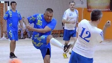 Мэр Николаева погонял мяч с «криминальным авторитетом» «Наумом» | Корабелов.ИНФО