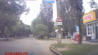 "Магазин загораживает видимость, да еще и водители создают аварийную ситуацию!" - жительница ул. Артема (видео) | Корабелов.ИНФО