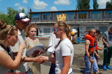 Разливали "пойло", наказали тренеров... Нептун заглянул в яхт-клуб Корабельного района (ВИДЕО) | Корабелов.ИНФО image 8