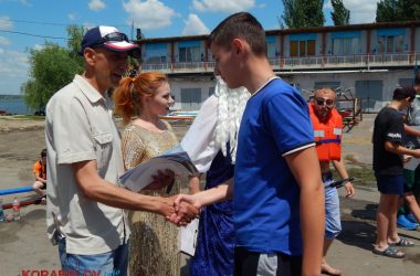 Разливали "пойло", наказали тренеров... Нептун заглянул в яхт-клуб Корабельного района (ВИДЕО) | Корабелов.ИНФО image 12