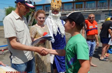 Разливали "пойло", наказали тренеров... Нептун заглянул в яхт-клуб Корабельного района (ВИДЕО) | Корабелов.ИНФО image 14