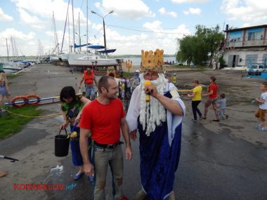 Разливали "пойло", наказали тренеров... Нептун заглянул в яхт-клуб Корабельного района (ВИДЕО) | Корабелов.ИНФО image 22