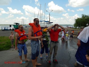 Разливали "пойло", наказали тренеров... Нептун заглянул в яхт-клуб Корабельного района (ВИДЕО) | Корабелов.ИНФО image 23