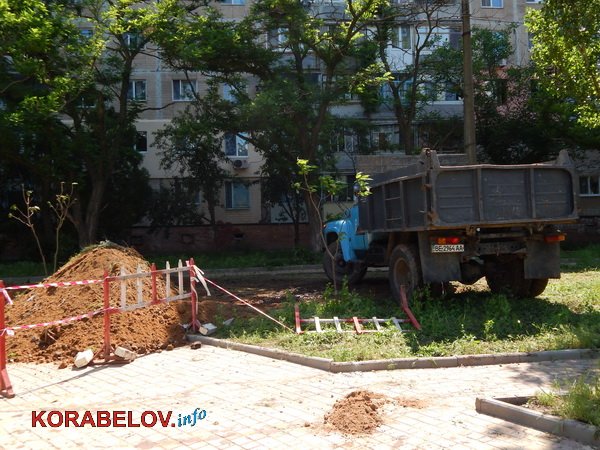 Из-за прорвавшей водопроводной трубы пришлось разрушить одну из башен «Сказки» в Корабельном районе (видео) | Корабелов.ИНФО image 2