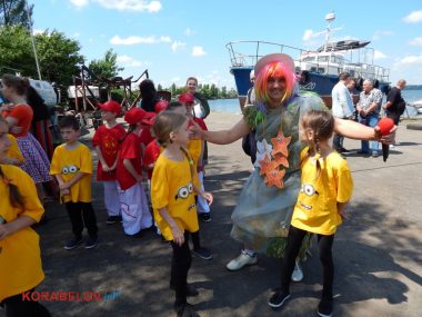 Разливали "пойло", наказали тренеров... Нептун заглянул в яхт-клуб Корабельного района (ВИДЕО) | Корабелов.ИНФО image 25
