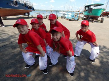 Разливали "пойло", наказали тренеров... Нептун заглянул в яхт-клуб Корабельного района (ВИДЕО) | Корабелов.ИНФО image 30