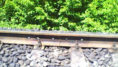 Обходчик пути в Николаеве вовремя обнаружил неисправности, которые могли повлечь за собой сход поезда | Корабелов.ИНФО