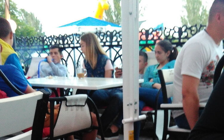 "Пусть родители за ними смотрят", - сотрудники бара в Корабельном районе о своих юных клиентах | Корабелов.ИНФО