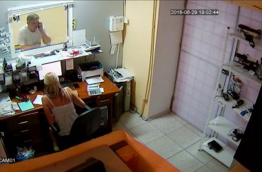 "Смотрите на них". Фото фигурантов кражи в одном из ломбардов Корабельного района | Корабелов.ИНФО image 6