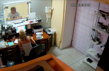 "Смотрите на них". Фото фигурантов кражи в одном из ломбардов Корабельного района | Корабелов.ИНФО image 7