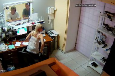 "Смотрите на них". Фото фигурантов кражи в одном из ломбардов Корабельного района | Корабелов.ИНФО image 11