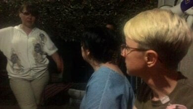 "Люди, вы сила!" Николаевцы встали на защиту детей АТОшников и волонтеров, которых пытались выгнать с базы отдыха | Корабелов.ИНФО image 2